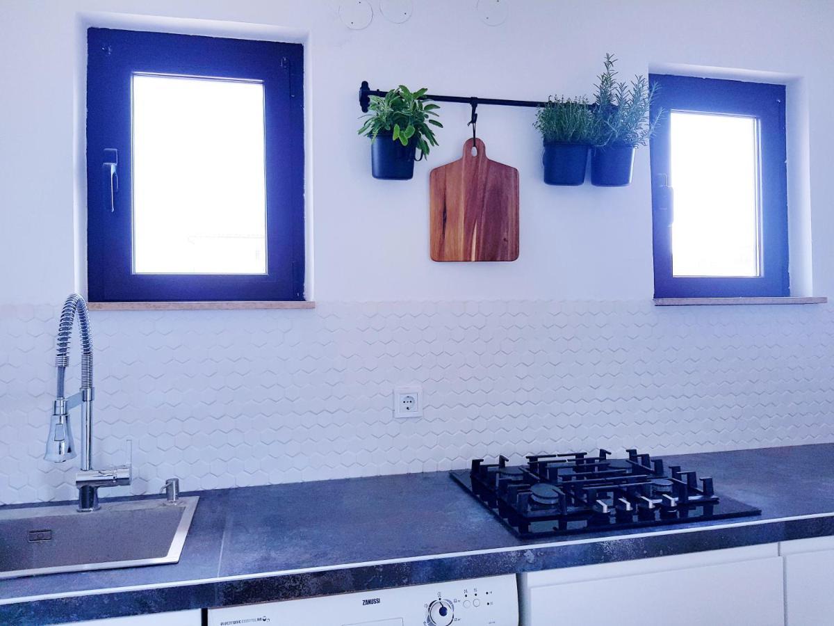 Apartment Sea View 로비니 외부 사진
